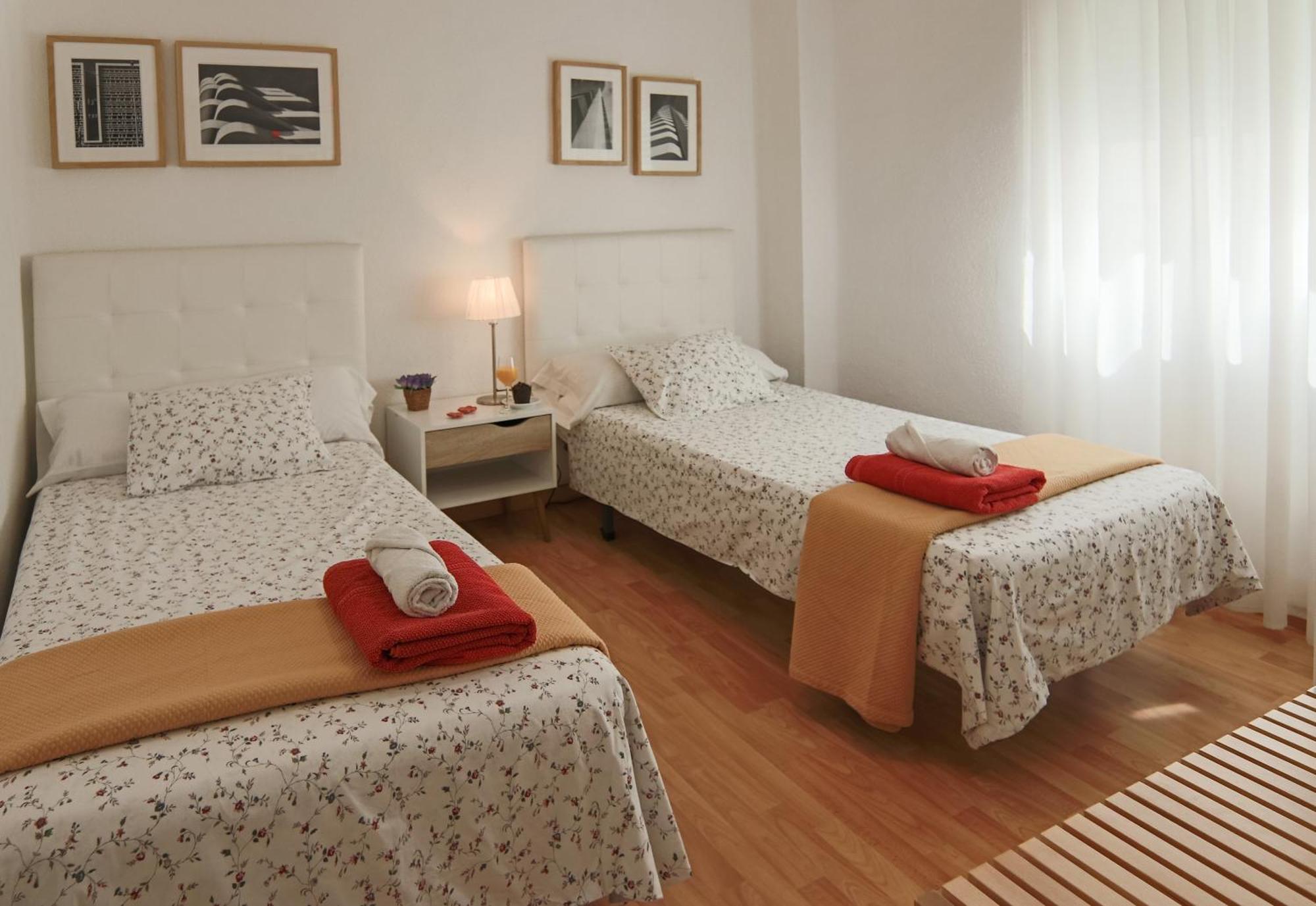 ולנסיה Luminoso. Comodo. Acogedor. Wifi. Junto A Ave מראה חיצוני תמונה